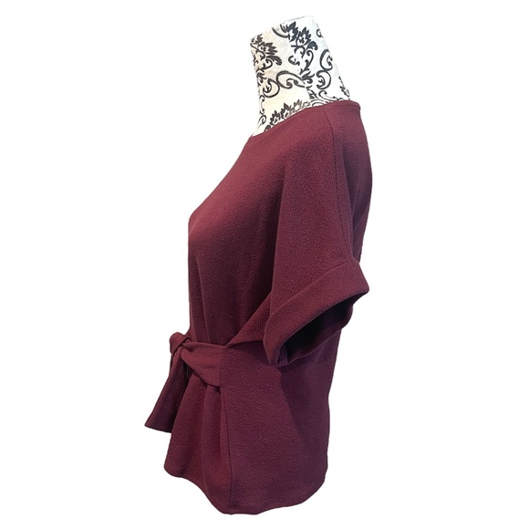 Express Textured Tie Waist Top - Picture 4 of 5